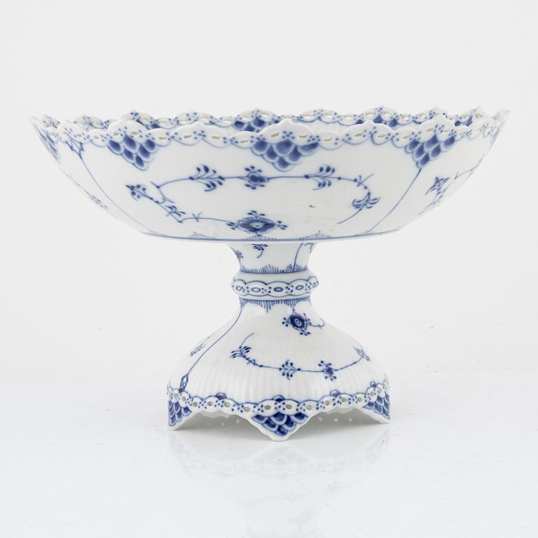 A porcelain centerpiece bowl, full lace 'Musselmalet', Royal Copenhagen, Denmark, 1975-1979.