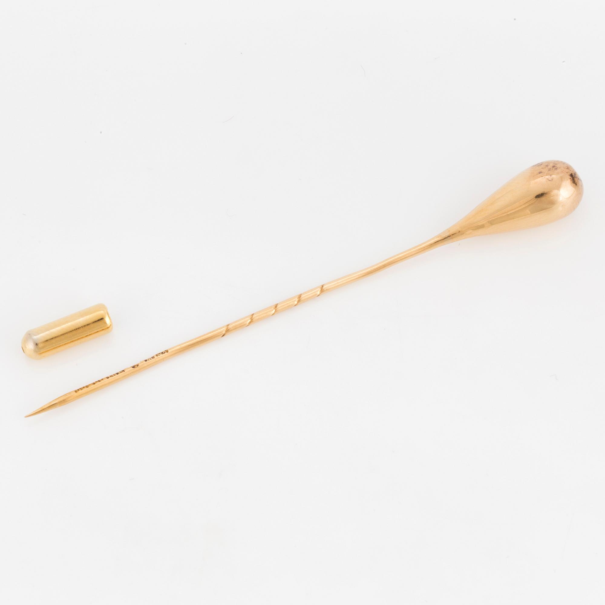 HATPIN, 18 carat yellow gold.