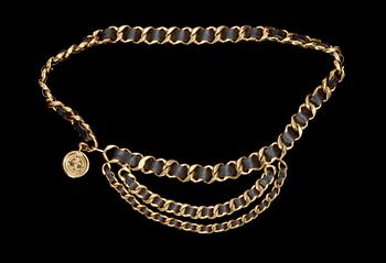 320. CHANEL, bälte vår-93.