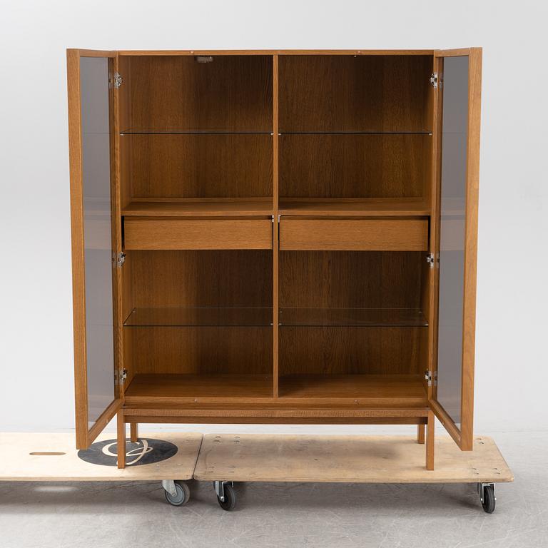 Vitrinskåp, ur "Stockholm"-serien, IKEA, 2000-tal.