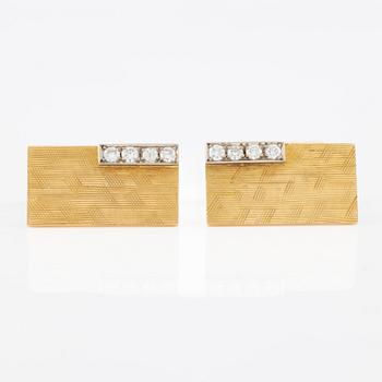 Cufflinks, a pair, 18K gold with brilliant-cut diamonds. 1970s.