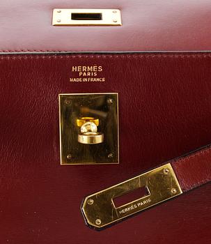 A 1990's Hermès "Kelly" handbag.