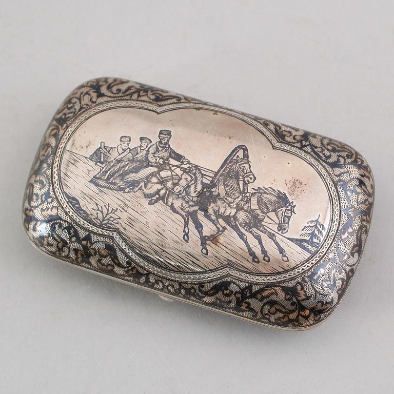 DOSA, silver, Ryssland 1885. Vikt ca 100 gram.