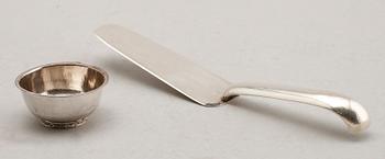 TÅRTSPADE OCH SKÅL, silver, T Kullander, 1948/1951. Tot vikt 101 g.