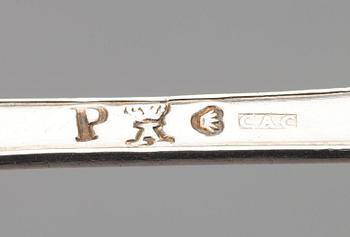 SOCKERSTRÖARE, silver, Carl Anton Carlborg, Åbo 1824. Vikt 43,7 g.