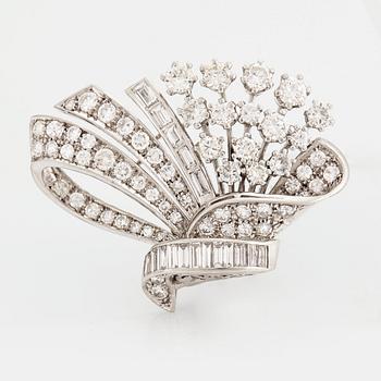 Brooch with faceted diamonds ca 5.41 cts.
