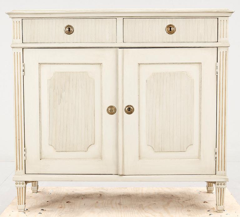 SKÄNK, sengustaviansk stil, 1800-tal.