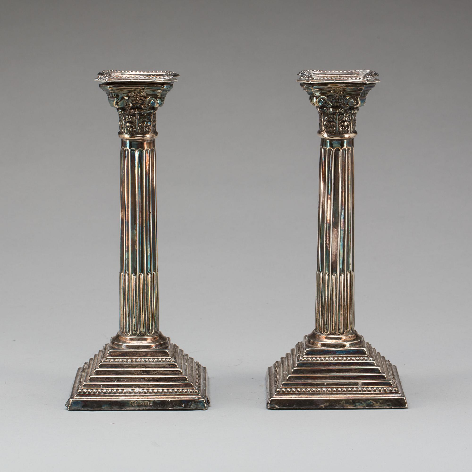 LJUSSTAKAR, ett par, silver, London, England, 1963-64.