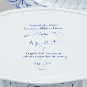 A late 20th century tableware set of 26 pcs, "The rehnska pattern" by Rörstrand,