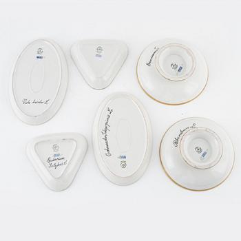 15 pieces of "Flora Danica (Hausmålerai) porcelain, Royal Copenhagen, Denmark.