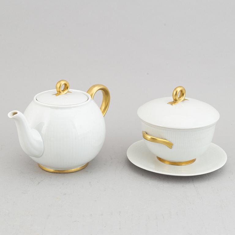 Louise Adelborg, Mat, kaffe- och teservis, Porslin, 110 delar, "Swedish Grace"/"Nationalservisen", Rörstrand.