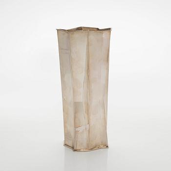 Tapio Wirkkala, maljakko, hopea TW 226, Kultakeskus, Hämeelinna  1966.