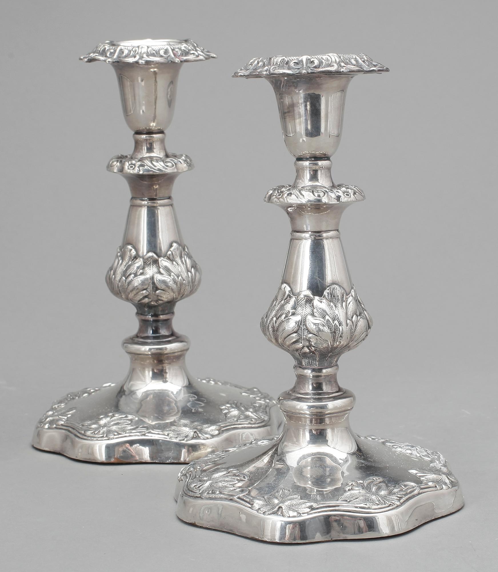 LJUSSTAKAR, ett par, pläter, England.