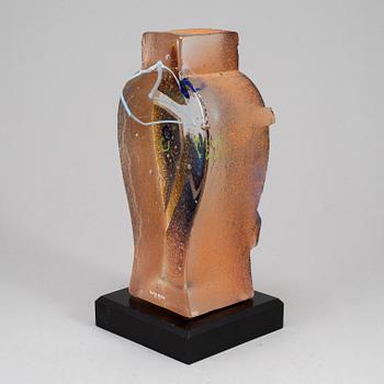 BERTIL VALLIEN, a glass sculptuire from Kosta Boda, numbered 22/55.