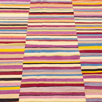 MATTA, slätväv, ca 283 x 266 cm.