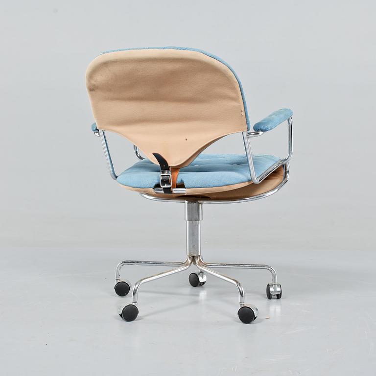 SKRIVBORDSSTOL, "Sam", Sam Larsson, Dux, 1900-talets andra hälft.