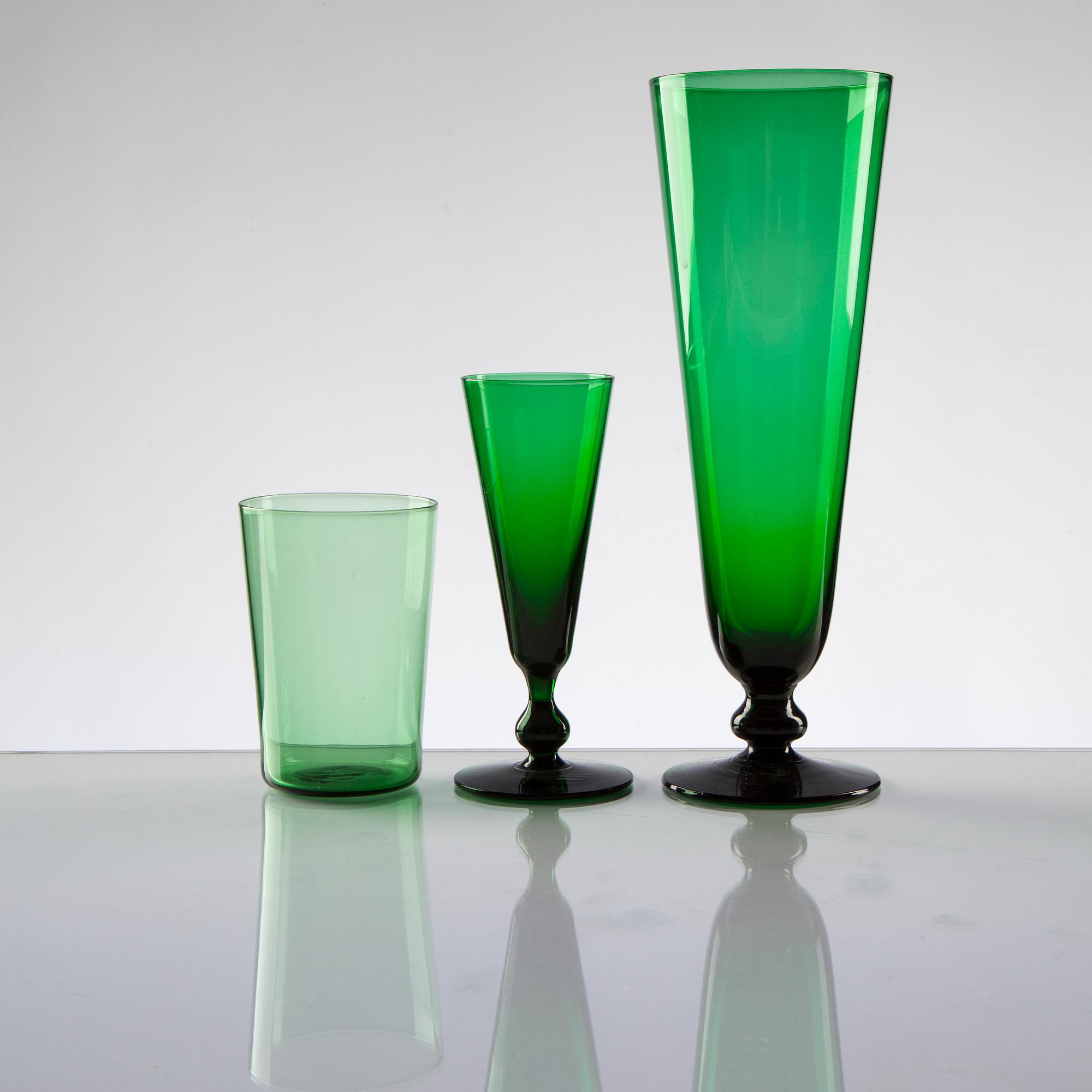 GLASSERVISDELAR, 15 st, Gullaskruf, 1900-talets första hälft.