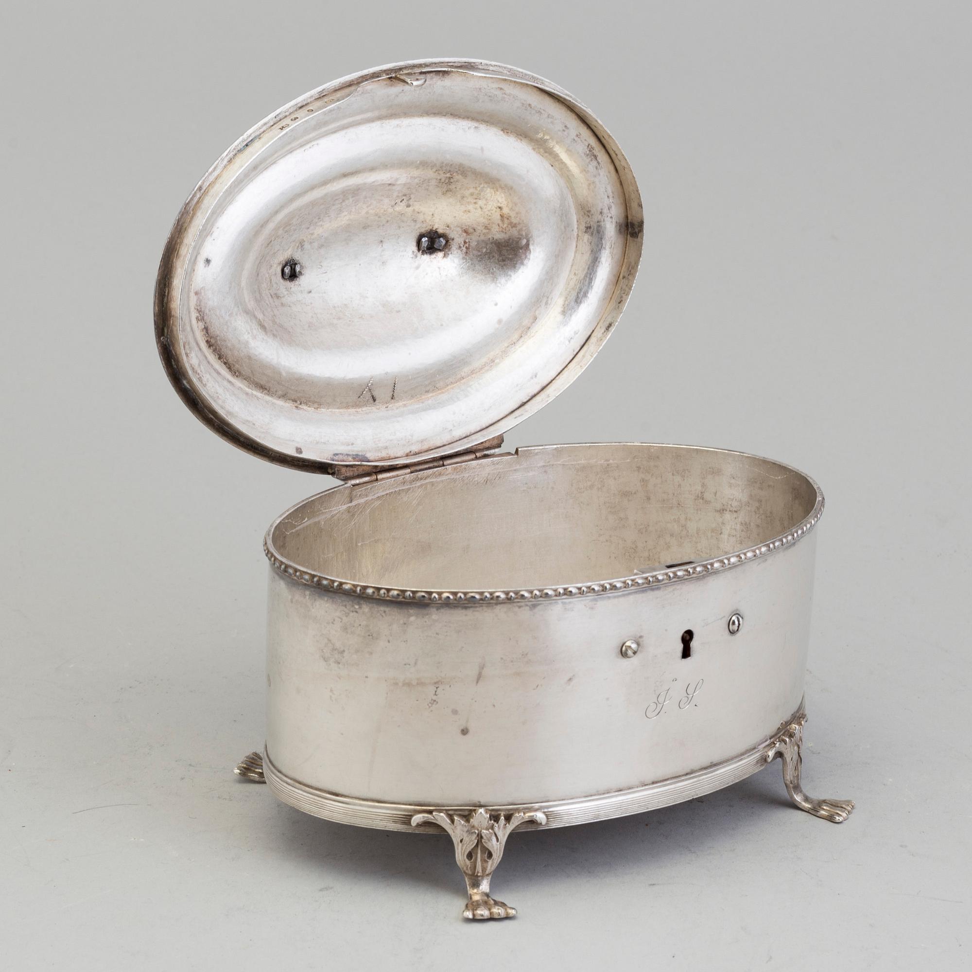A silver sugar box by ADOLF ZETHELIUS, Stockholm 1814.