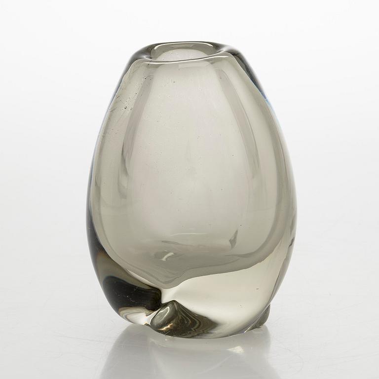 Gunnel Nyman, vas, modell "GN 35", signerad G. Nyman Nuutajärvi Notsjö -53.