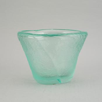 A Daum glass vase, Nancy, France.