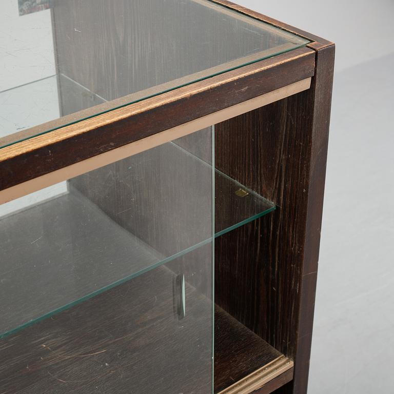 A mid 20th century cupboard.