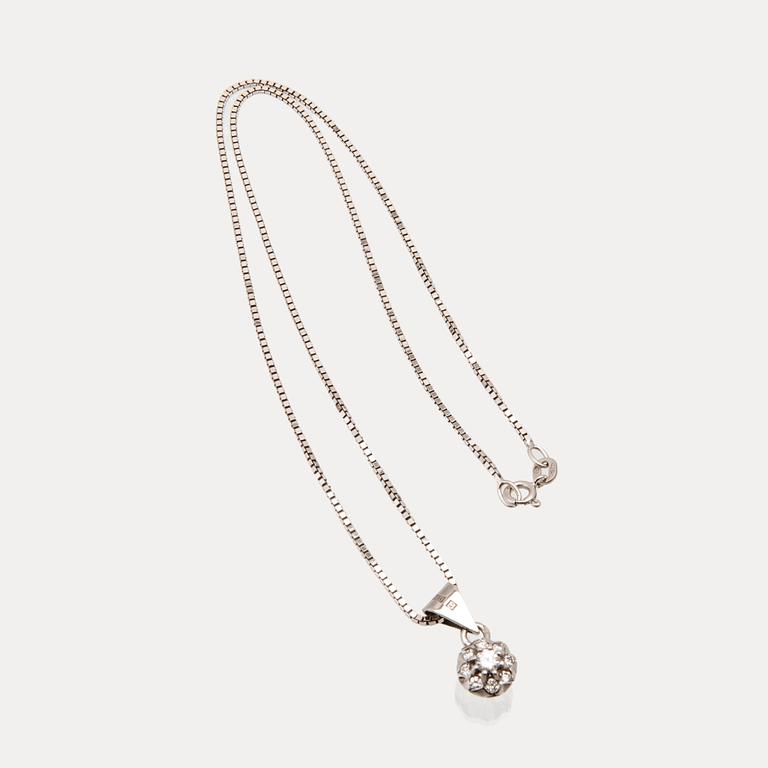 Halsband 18K vitguld med runda briljantslipade diamanter.