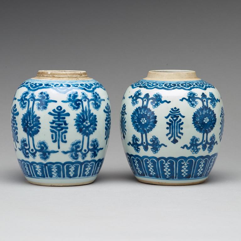 Two blue and white jars, Qing dynasty, Kangxi (1662-1722).