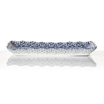 A Royal Copenhagen 'Musselmalet' / 'blue fluted full lace' tray, Denmark, 1893-1900.