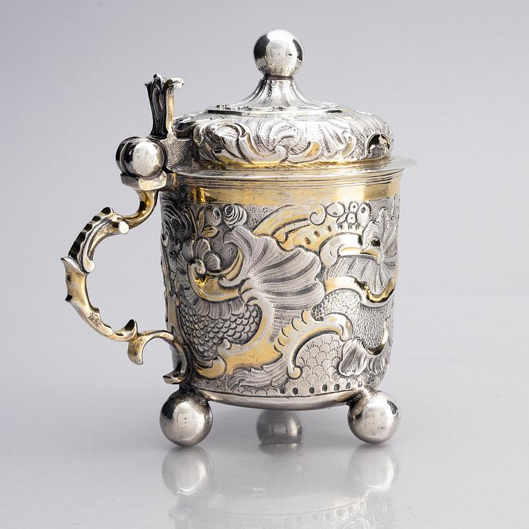 A Russian parcel-gilt silver beaker, unidentified maker, assay master Michail Bobrowschtschikow, Moscow 1764.