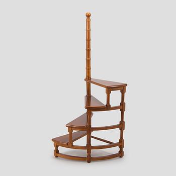 An English style library ladder, the latter half of the 20th century.