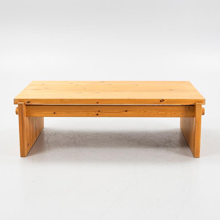 Yngve Ekström, a 'Dumling' pine coffee table, Swedese, Sweden, 1970's.