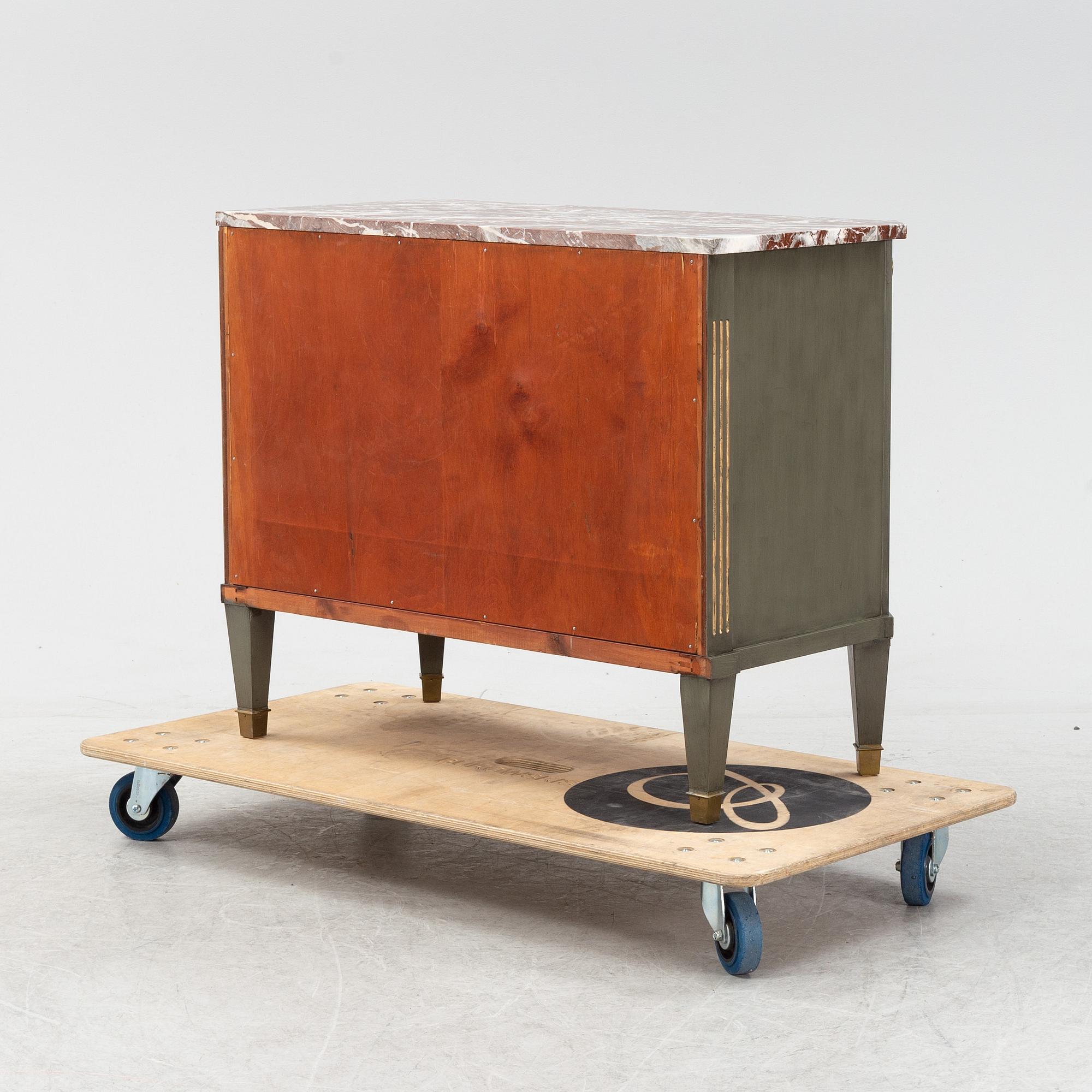 Byrå, Gustaviansk stil, 1900-talets första hälf/mitt.