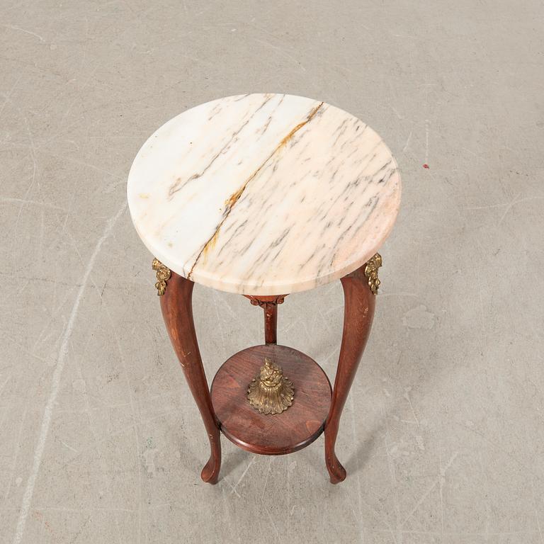 Pedestal Louis XV style, first half of the 20th century.