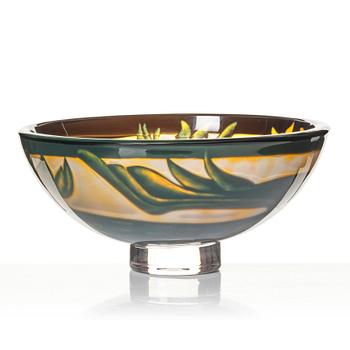 Eva Englund, a 'Ravenna' glass bowl, Orrefors 1983.