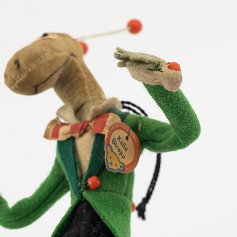 Steiff, 'Kalle Stropp' and 'Grodan Boll', Germany 1950s.