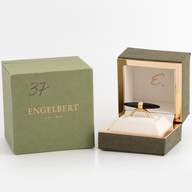 Gold and onyx ring, Engelbert.