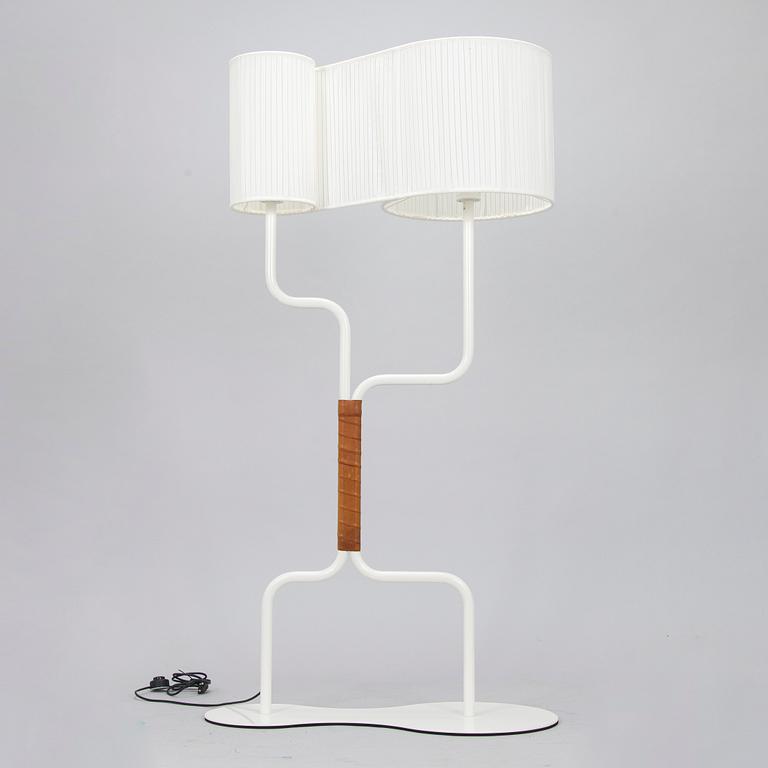 Anna Kraitz, lattiavalaisin "Anna's Golvlampa" Bsweden, Ruotsi.