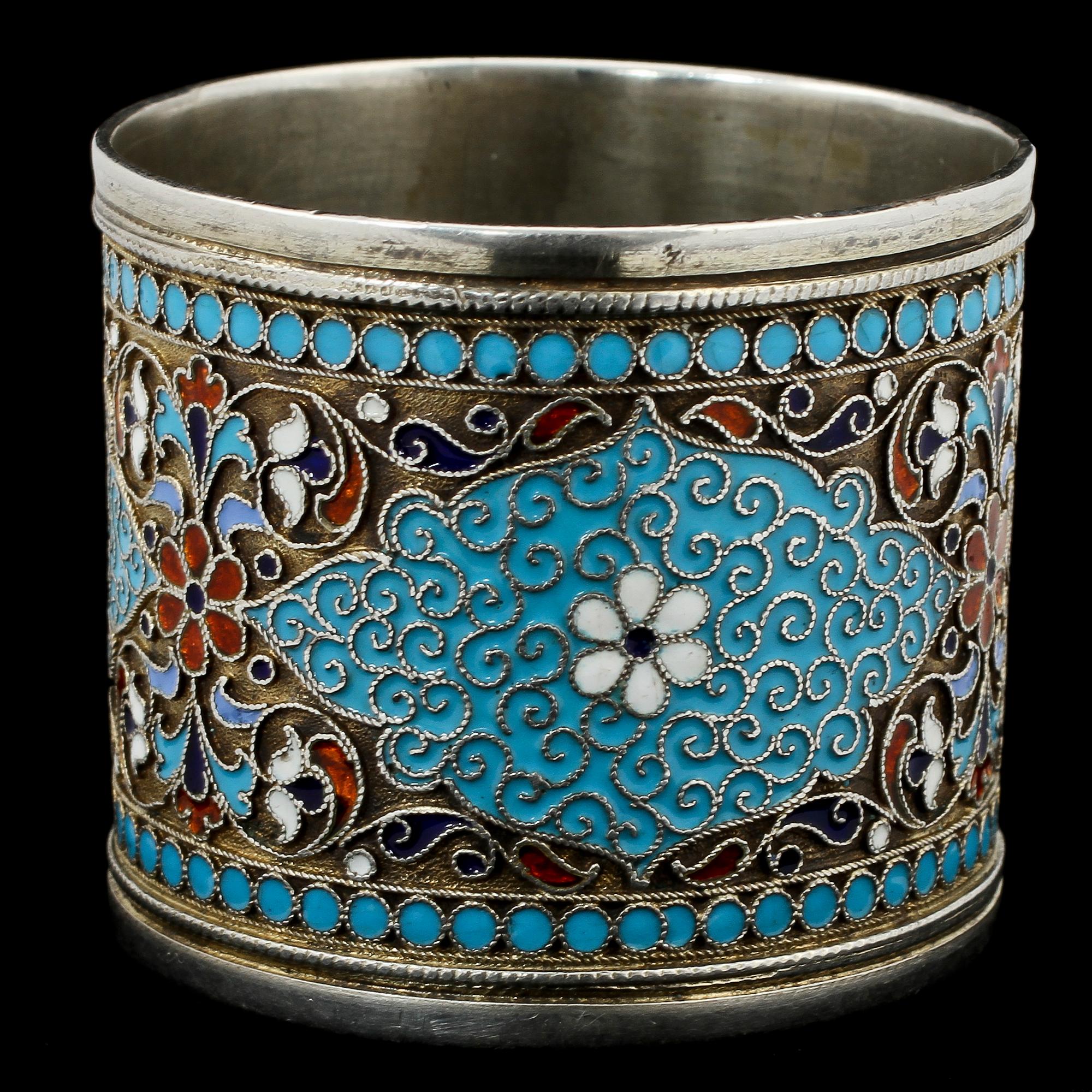 SERVETTRING, silver samt emalj, Ryssland, 1900-tal. V 37g.