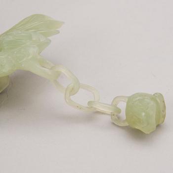 A Chinese bowenite sculpture.