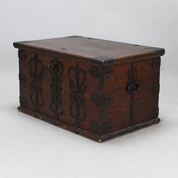 A Finnish folk art chest from Loimaa, 18th century.