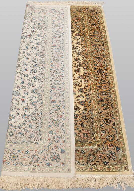 Matta, silke Keshan Signerad, ca 152 x 101 cm.