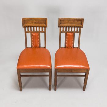 Eliel Saarinen, pöytä ja tuoleja, 4 kpl, Huonekaluliike Mikko Nupponen 1900-luvun alku.