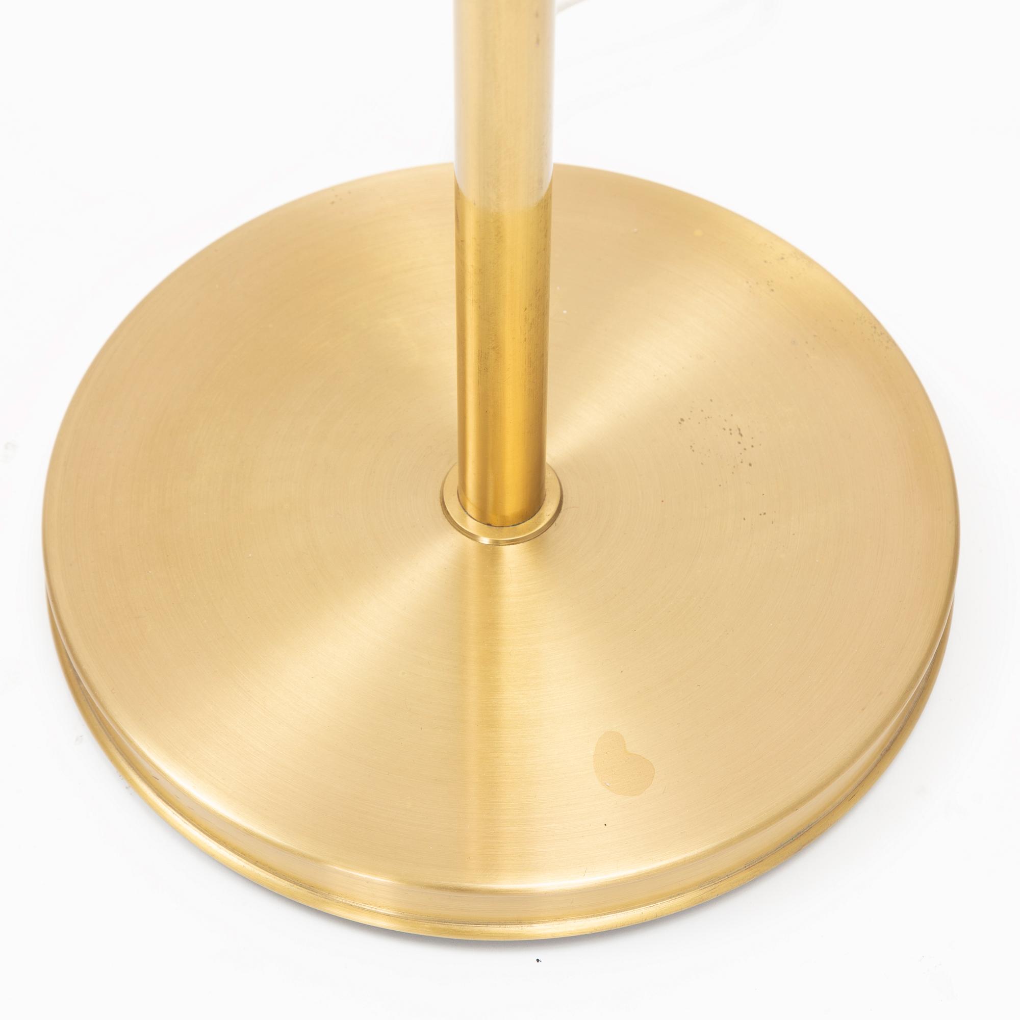 Josef Frank, golvlampa, "Stora Kamelen", modell 2568, Firma Svenskt Tenn.