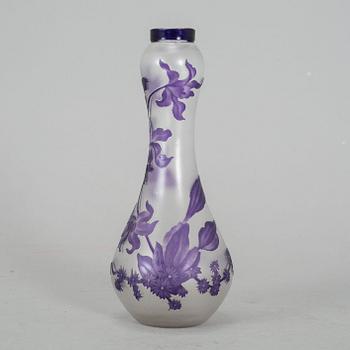 VAL-SAINT-LAMBERT, an Art Nouveau cameo glass vase,