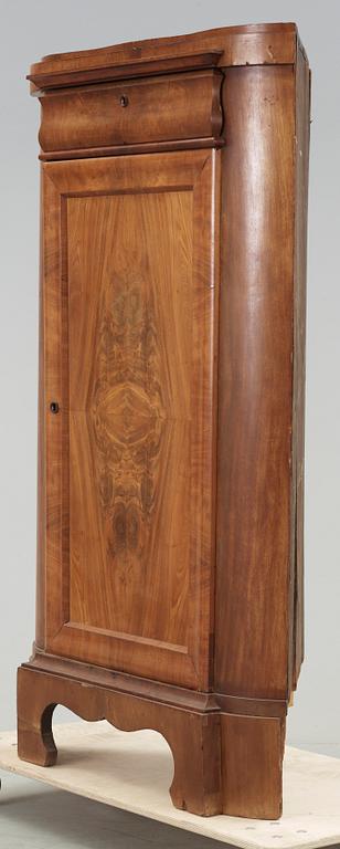 HÖRNSKÅP, Karl Johan, 1800-talets mitt.