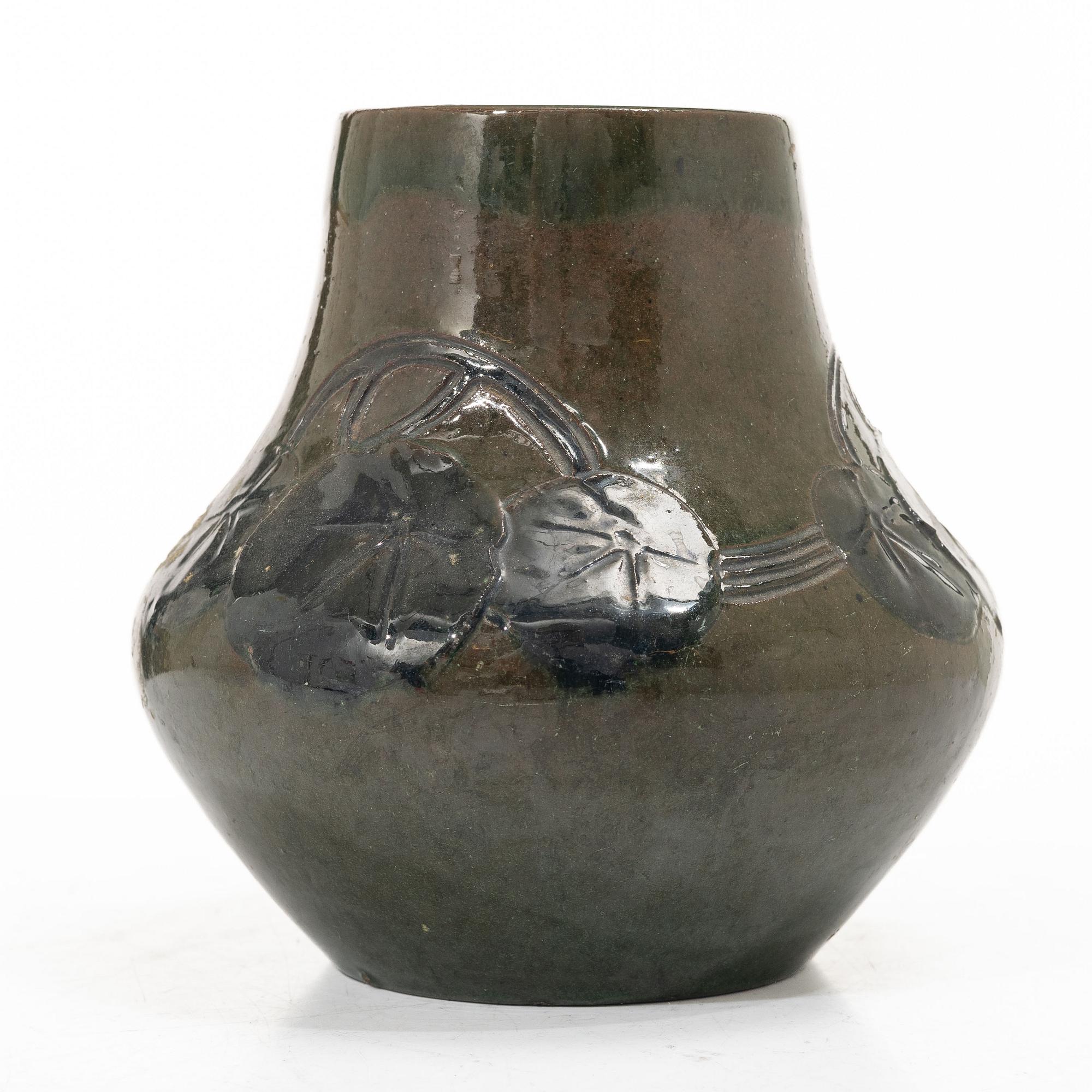 Hilma Persson-Hjelm, Vase, glazed earthenware, made in the artist’s own studio, Arvika, 1912, Art Nouveau. No. 1937.