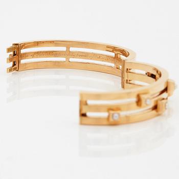 A BRACELET.