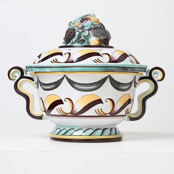 An Arthur Percy creamware lidded wine tureen, Gefle Posrlinsfabrik, Sweden 1920-30's.