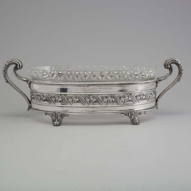 A SILVER JARDINIERE, Sweden, dated approx. 1920, Silver weigth 901 gram.