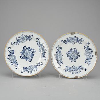 FAT, ett par, fajans, troligen Holland, 17/1800-tal.